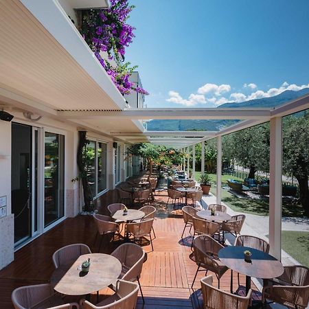 Hotel Baia Azzurra - Lake Front Torbole Sul Garda Eksteriør billede