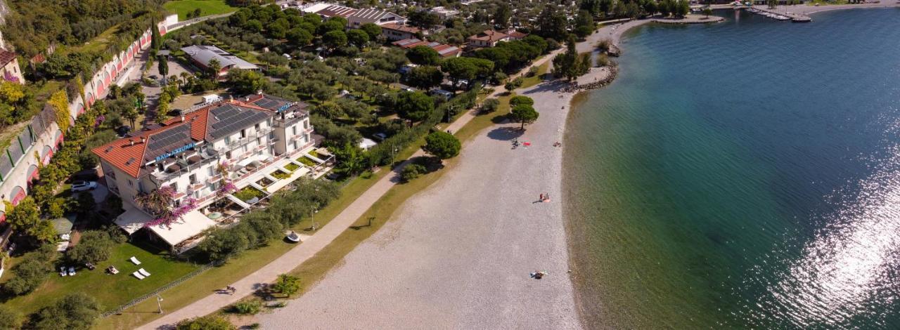 Hotel Baia Azzurra - Lake Front Torbole Sul Garda Eksteriør billede