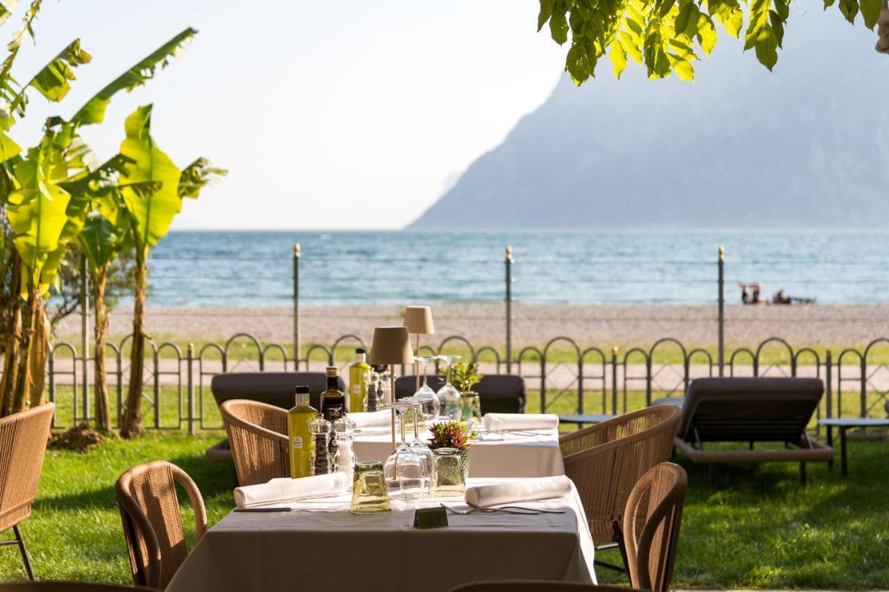 Hotel Baia Azzurra - Lake Front Torbole Sul Garda Eksteriør billede